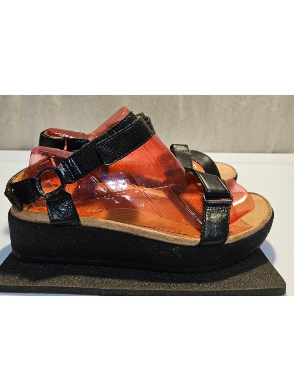 Vionic Leather Strap Sandals Size 8 Nocturne
